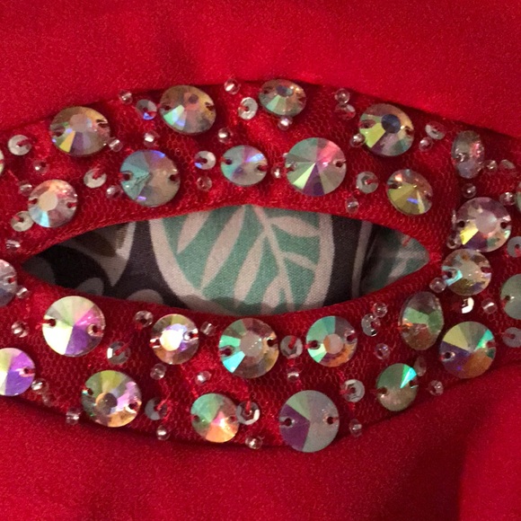 Red prom dress - Picture 3 of 8